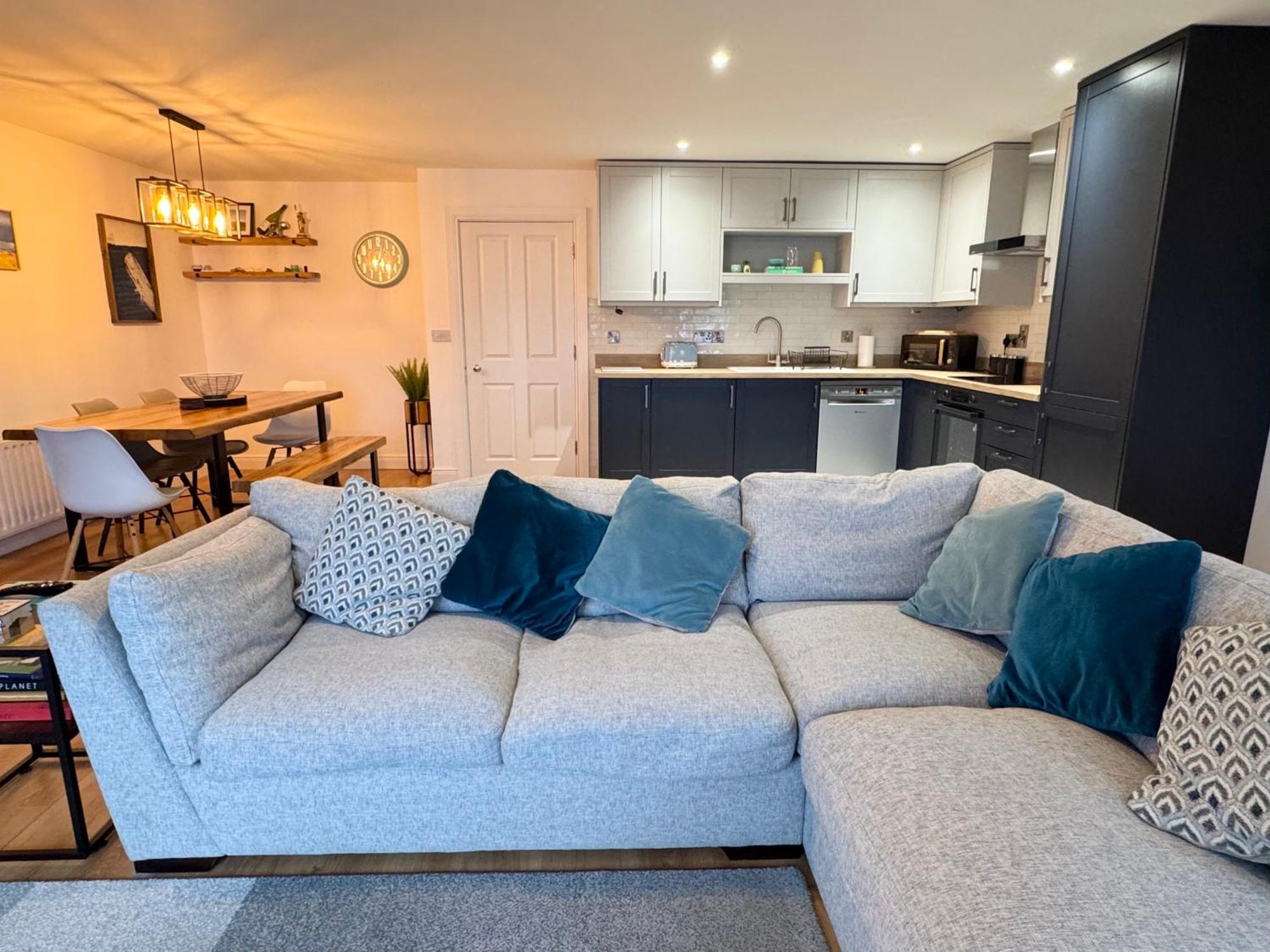 Sound Of The Sea - Penthouse In Portrush Apartment Exterior foto
